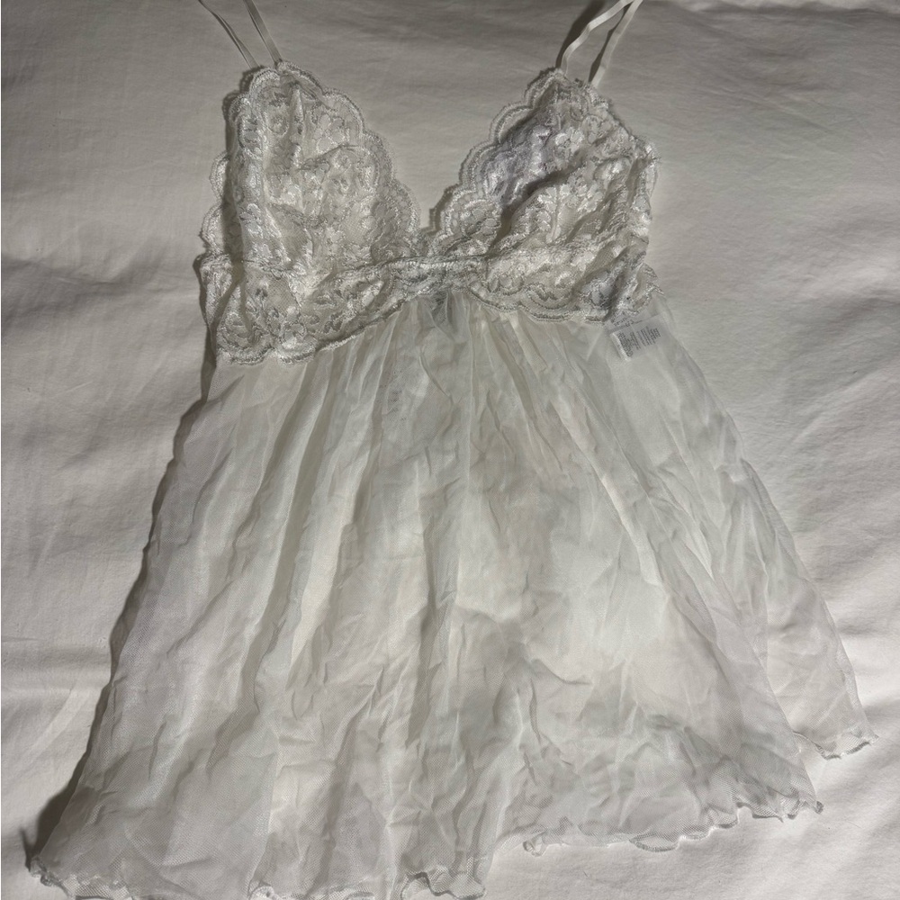 Elegant White Lace Nightgown